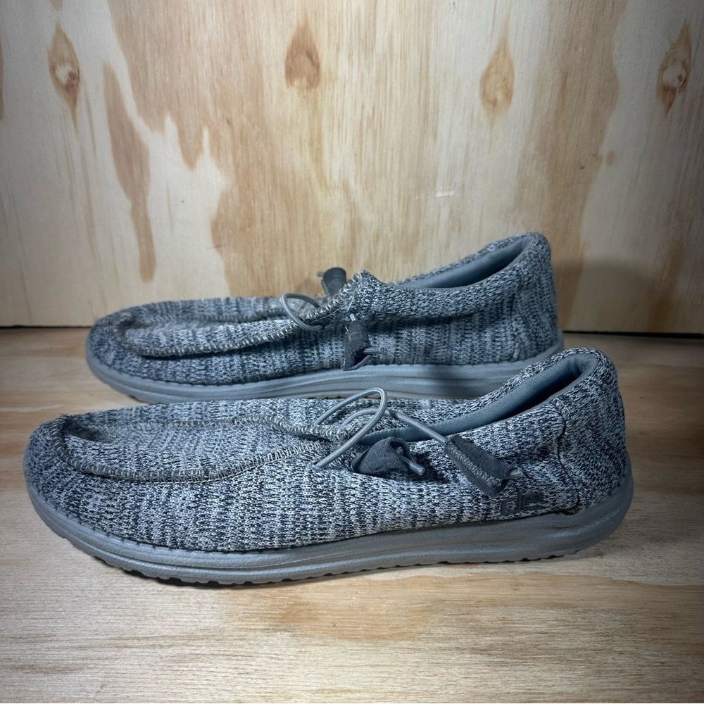 Hey Dude Wally B Sox Gray Loafers Men’s Size 9 - Picture 1 of 9